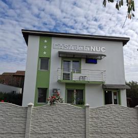 Casa de la Nuc, hotel em Târgu Jiu