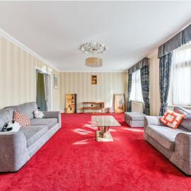 Spacious 5BR House, Steam Room, Garden, Parking