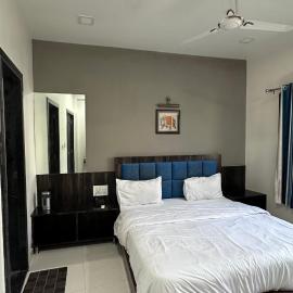 Hotel Sudarshan inn by Shreejivaas group just 10 mitr from Shreenath ji temple 1min walking only