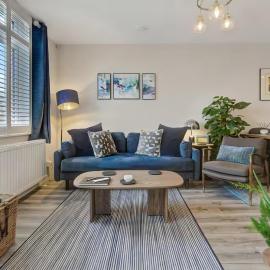 Palerose Stylish Apartment with Workspace and Private Parking