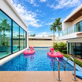 Movenpick Pool Villa by Hello Pattaya, hotel di Na Jomtien