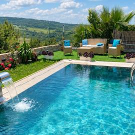 Private Pool Villa Sea & Mountain Views
