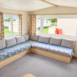 Family-Friendly 2BR Caravan at New Beach Holiday Park