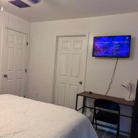 Heart of Downtown Taylor Suite