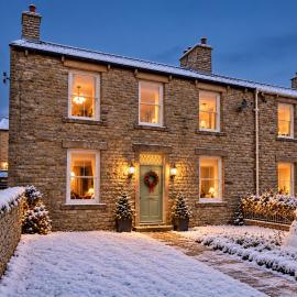 Luxury Dales Cottage - Near Waterfall - Sleeps 10
