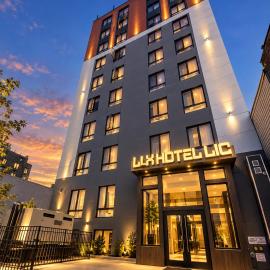 Lux Hotel LIC