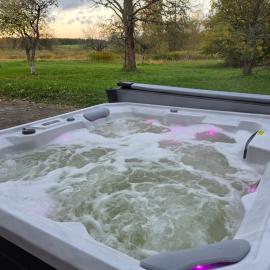 Romantyczne Siedlisko z jacuzzi i stawem na wyłączność