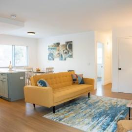 1 Block from Beach - Steps from Restaurants & Shops