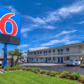 M6 Anaheim West, hotel en Stanton