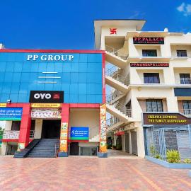 Hotel O Pp Palace And Restaurant，克塔克的飯店
