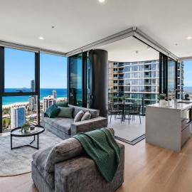 Sky-High Luxury at The Star 2BR Ocean River Views, Balcony, SkyPool, Gym - Free Parking