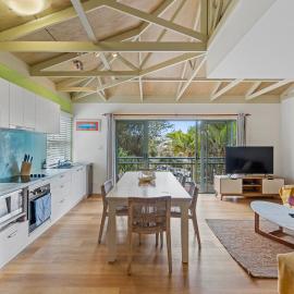 BEACHBREAK - 100m to beach - sleeps 6