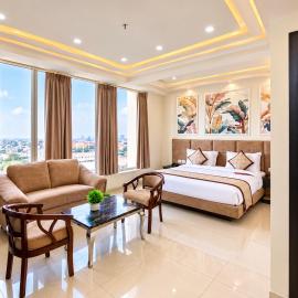 Revking--Hotel Banana Tree & Banquets, Sahibabad 3-star Hotel l Sahibabad, Ghaziabad-Anand Vihar Bus Terminal and Vaishali Metro Station, хотел в Газиабад