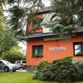 Apartmány U Červeného stromu, hotel in Rožnov pod Radhoštěm