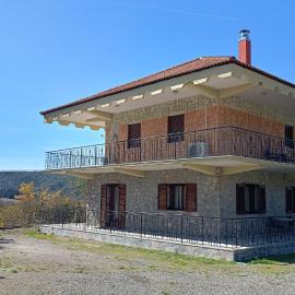 Village House by nature – hotel w mieście Karkaloú