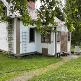 Atmospheric log cabin, great location