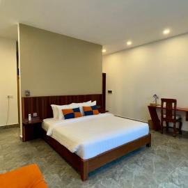 Spacious Bungalow with Fast WIFI 100Mbps - Weekly Serviced