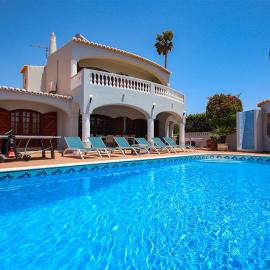 Villa Isabel - com piscina aquecível e BBQ em Carvoeiro