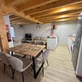 Apartamentos Cillaperlata, hotel El Barrio de Abajo városában