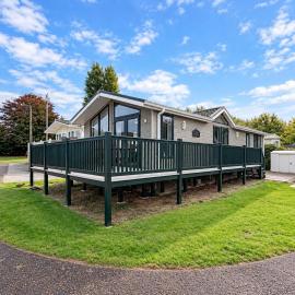 Stunning 8 Berth Lodge At Manor Park, Near Hunstanton Beach Ref 23011B