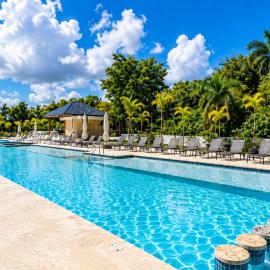 Mar y Palmas Luxe 2BR Playa Dorada Pool Near Beach