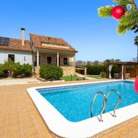 Summer Oasis Retreat Villa By Fidalsa