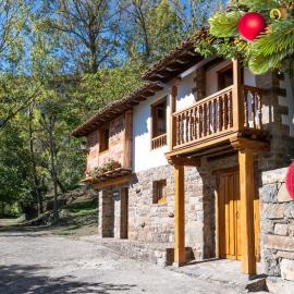 Paradisepoint By Fidalsa, hotel em Cabezón de Liébana