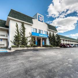 Motel 6-Niantic, CT - New London, khách sạn ở Niantic