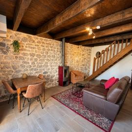 Gîte authentique avec piscine en Aveyron