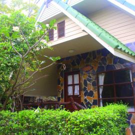Squid Resort, hotel in Haad Chao Samran