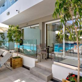 White Olive Premium Laganas: Laganas şehrinde bir otel