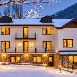 Roza Mountain View Guesthouse
