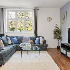 Spacious 2 Bed Apartment Watford Free Parking Sleeps 6, hotel i Watford