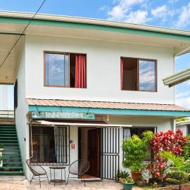 5-minute walk downtown apartment