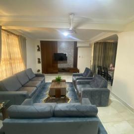 Stylish 3BDRM Apartment Ashongman Estate, hotel sa Kwabenya