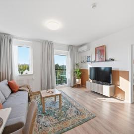 Modern Ružinov Apartment - Free Parking, D1 Access