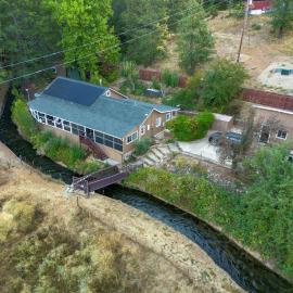 Flume-Side Cottage, hotel in Avery