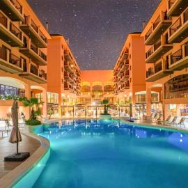 Apartamento pé na areia no Jurerê Beach Village