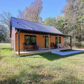 5 Mi to Mammoth Cave: Peaceful Retreat w/ Fire Pit
