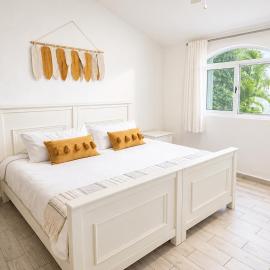 Boho Apartment with King Bed and Beach a 4 Minute Walk Away
