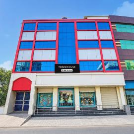 Super Townhouse Butler Road Near Maripur Chowk