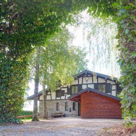 Le Grand Cerf 25 pers, Malmedy- Chalet rustique, jardin