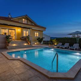 Villa Krase kids friendly for 10 persons in Rakalj with sauna - fitness & playground
