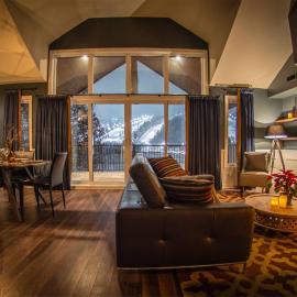 Spacious 3 bedroom condo Ski-in Ski-out St Sau
