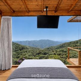 Linda cabana com jacuzzi na montanha VST013
