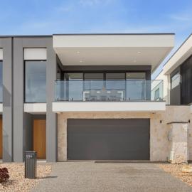 Oceanfront 4-Bed Home Surf & Serenity