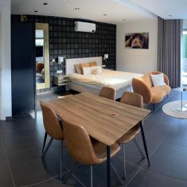 Q Guesthouse, מלון בHerzele