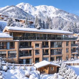 Lärchenlodge SkySpa and Rooftop Pool inklusive Stubai SuperCard, hotel v mestu Fulpmes