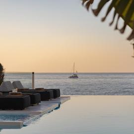 La Casa di Mare, Luxury SeaFront Villa with Private Pool, Whirlpools & Sauna, By ThinkVilla
