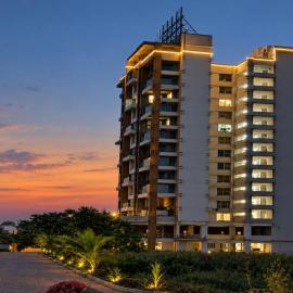 Hotel Vaishnavi Heights, Solapur, viešbutis mieste Bāle